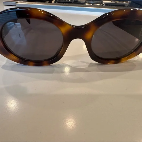 Celine Triomphe Oval Sunglasses - Picture 3 of 4
